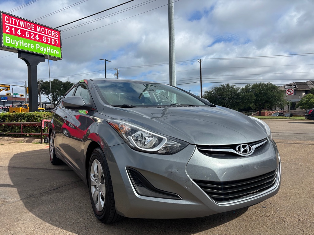 2016 HYUNDAI ELANTRA SE
