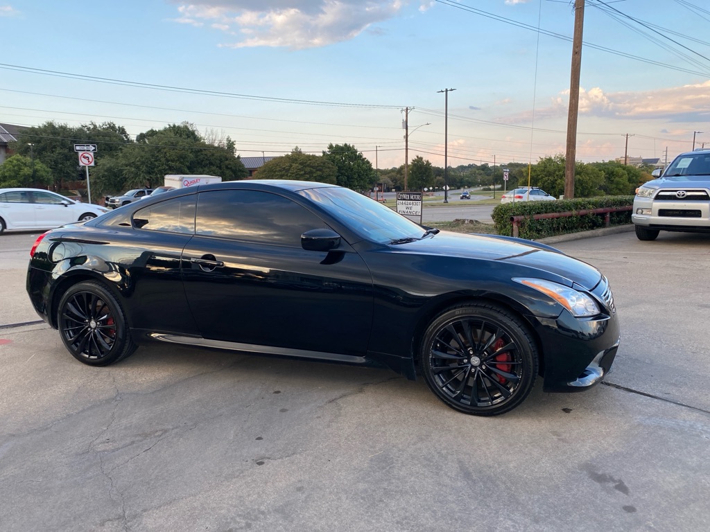 2011 INFINITI G37
