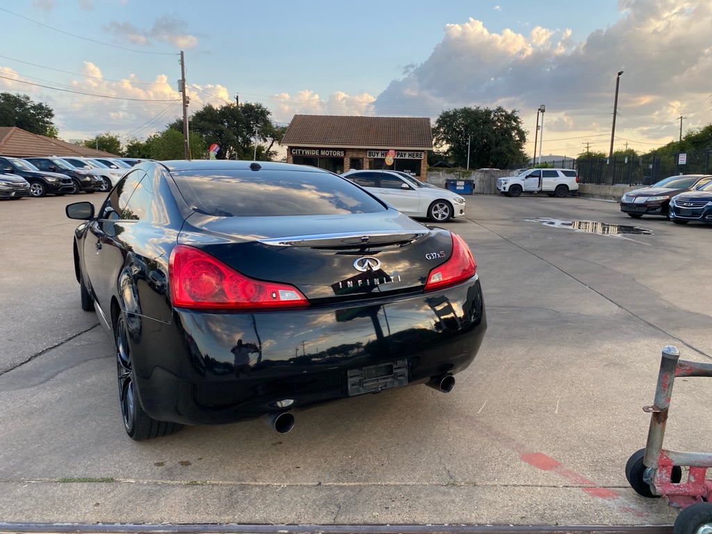 2011 INFINITI G37