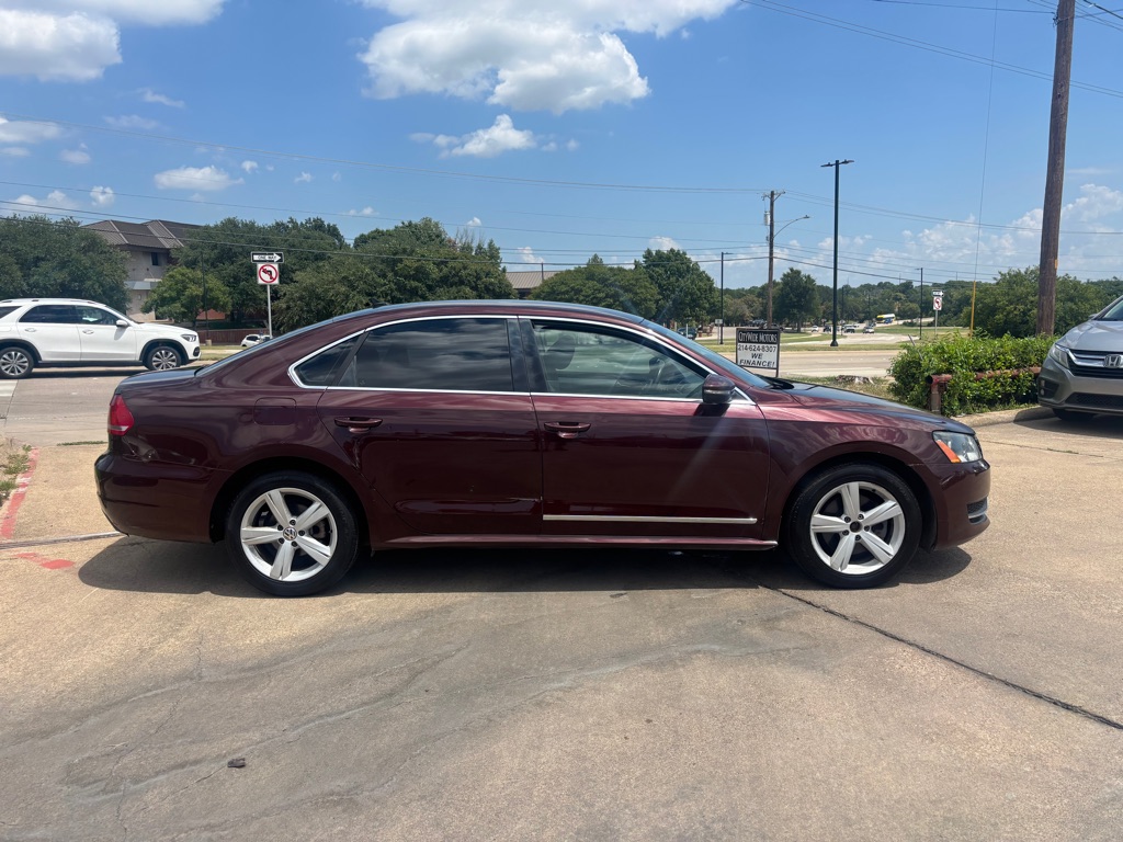 2012 VOLKSWAGEN PASSAT SE