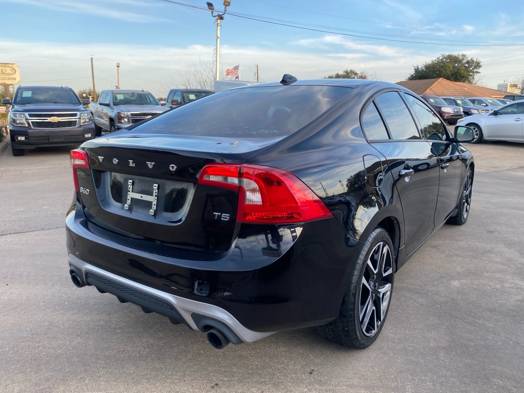 2017 VOLVO S60