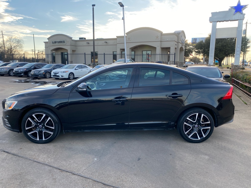 2017 VOLVO S60