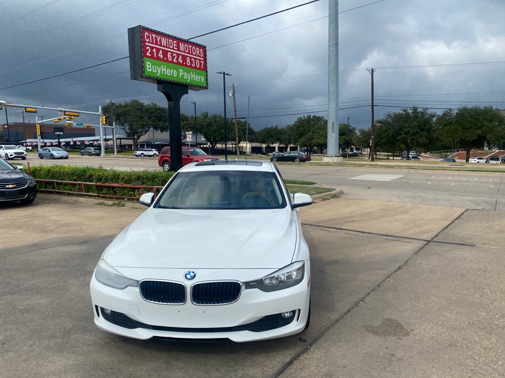 2013 BMW 3 Series 320i Sedan's photo