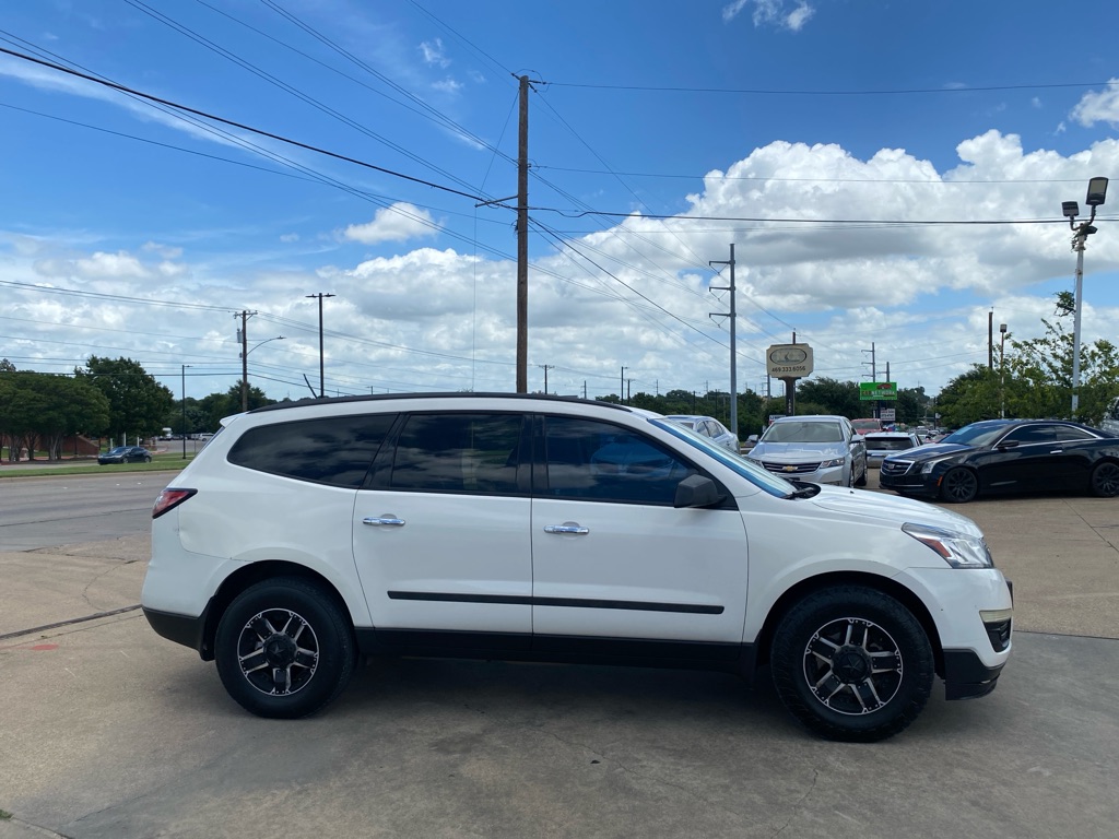 2014 CHEVROLET TRAVERSE LS