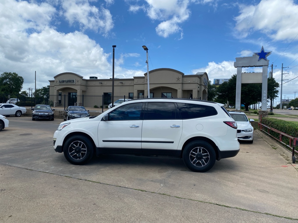 2014 CHEVROLET TRAVERSE LS