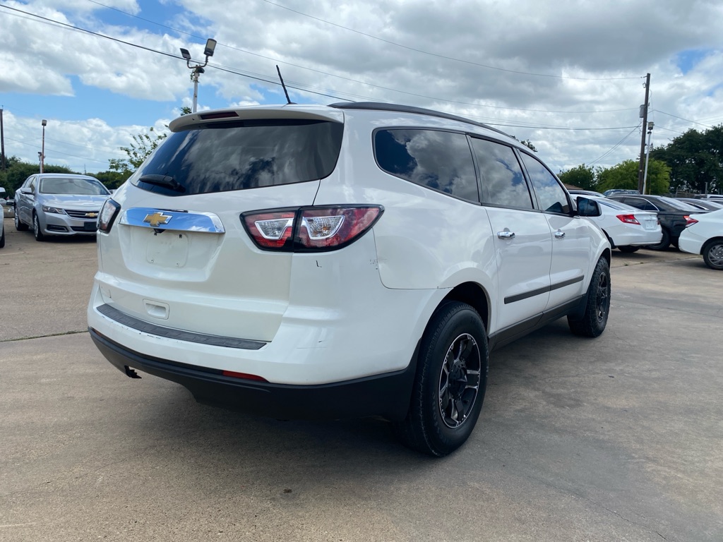 2014 CHEVROLET TRAVERSE LS
