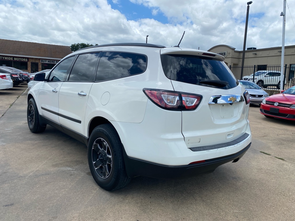 2014 CHEVROLET TRAVERSE LS