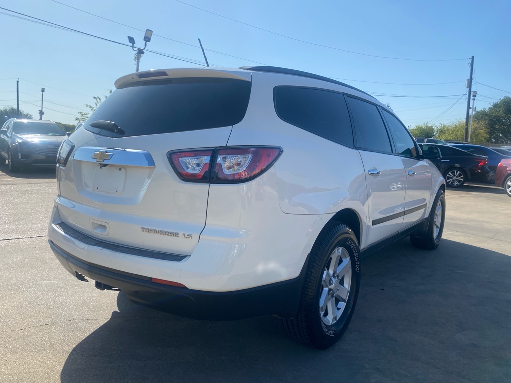 2014 CHEVROLET TRAVERSE LS