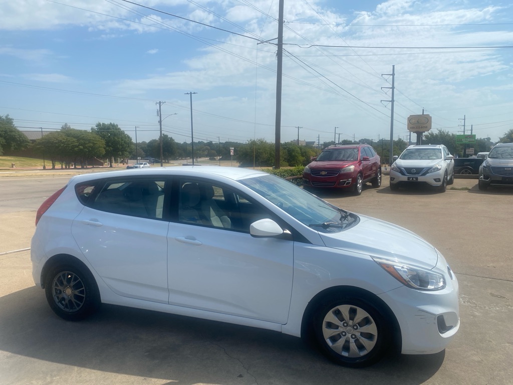 2017 HYUNDAI ACCENT SE