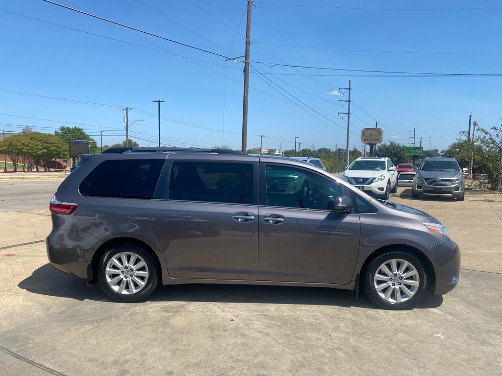 2015 TOYOTA SIENNA XLE
