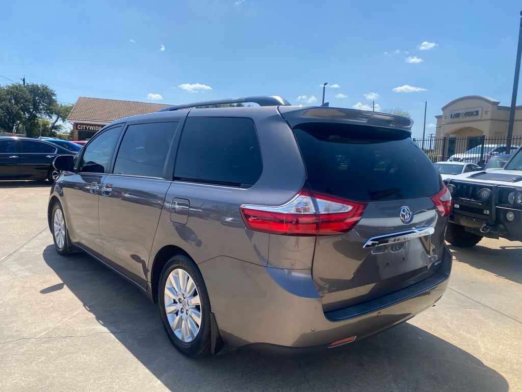 2015 TOYOTA SIENNA XLE