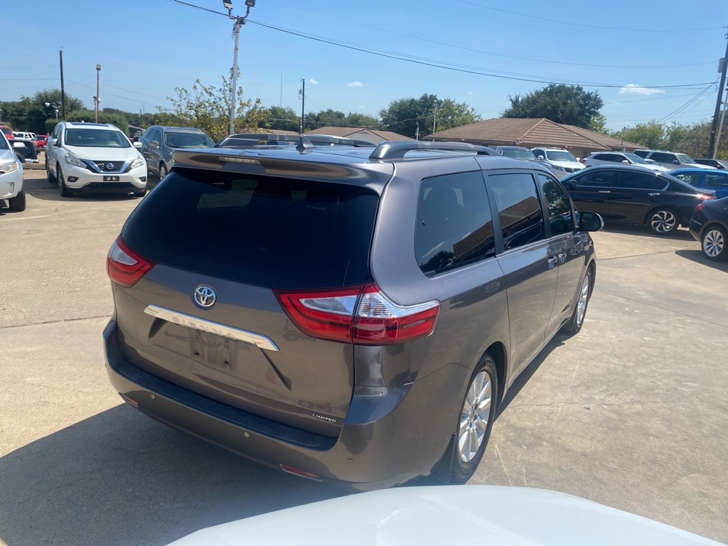 2015 TOYOTA SIENNA XLE
